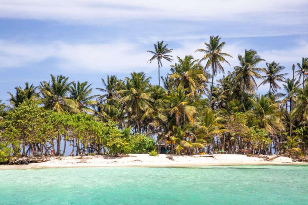 Kostarika, Panama – sopky, džungle a ostrovné kmene